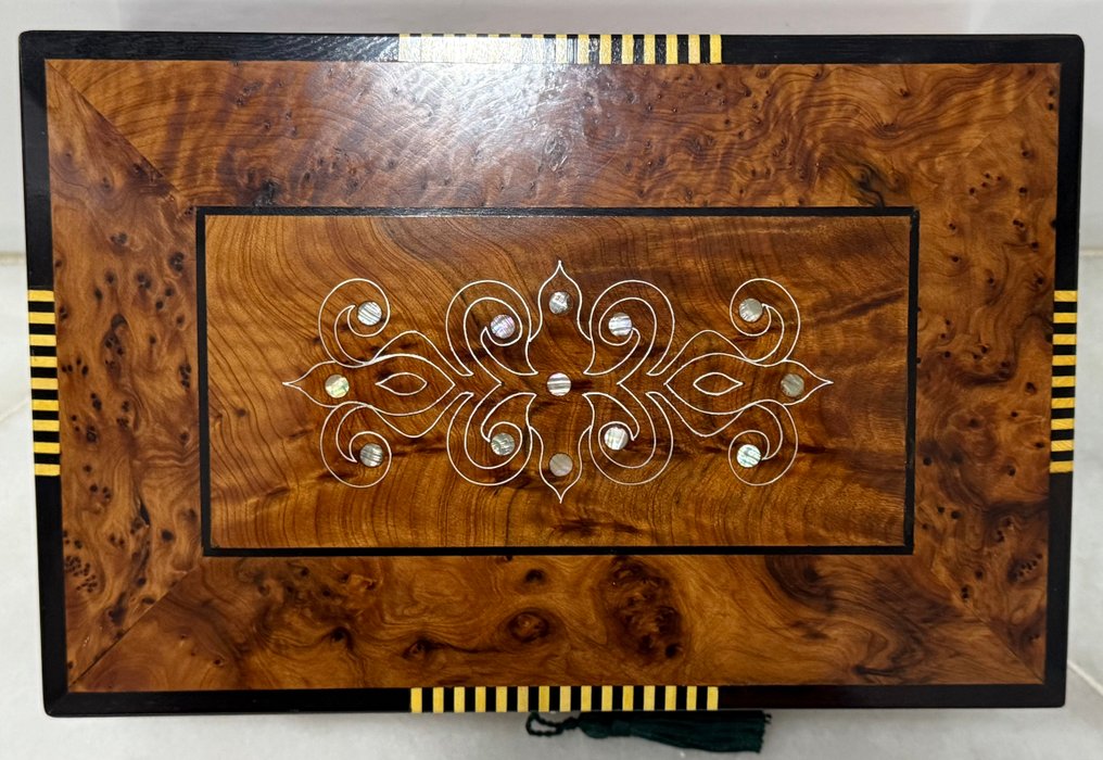 Caja - Palisandro, Tuya, Marquetería #1.0