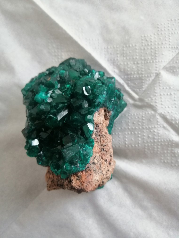 Dioptase 矩陣晶體 - 高度: 7.2 cm - 闊度: 5 cm- 156.8 g #1.0