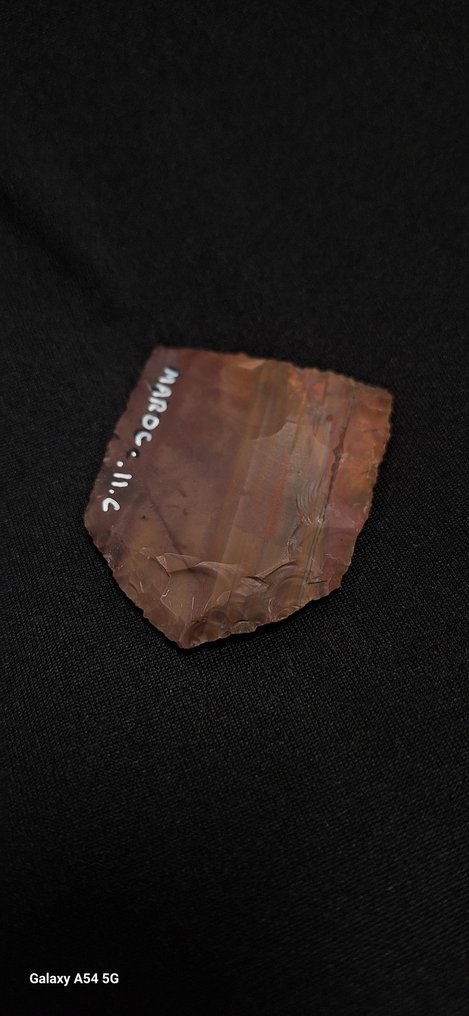 Παλαιολιθική Ίασπις Δίπλευρο εργαλείο από πολύχρωμο jaspe που προέρχεται από τη Βόρεια Αφρική, Μαυριτανία, από μια - 50 mm  (χωρίς τιμή ασφαλείας) #3.2