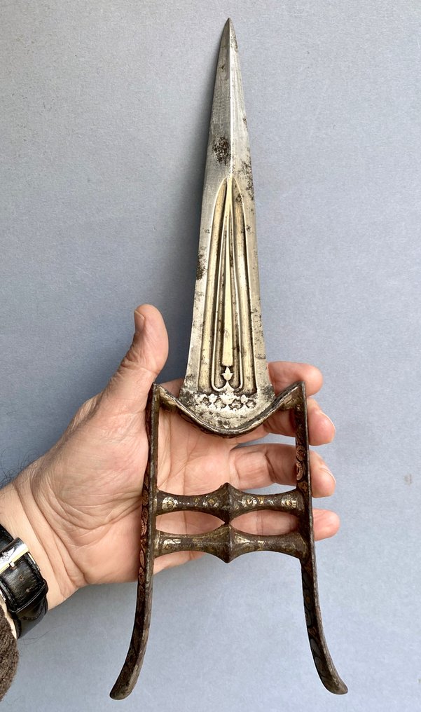 Κοσμήματα από χρυσό και ασήμι, Ινδία. - Ατσάλι με λεπτομέρειες σε χρυσό και ασήμι. - Ινδία - Mughal Empire (1526-1857) #3.2