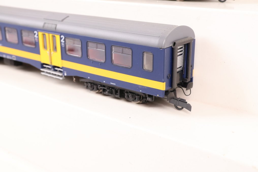 Artitec H0 - 20.160.07/20.160.08 - Model train passenger carriage (2) - Two Plan W carriages, Benelux - NS #2.1