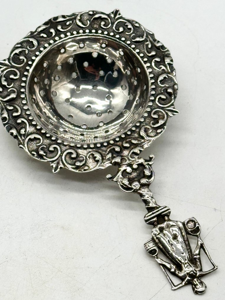 No reserve-Handgemaakte antieke zilveren Theezeef met boerin met juk handgreep - J.A. Hooykaas Schoonhoven 1925 - Colino del tè - Argento #3.2