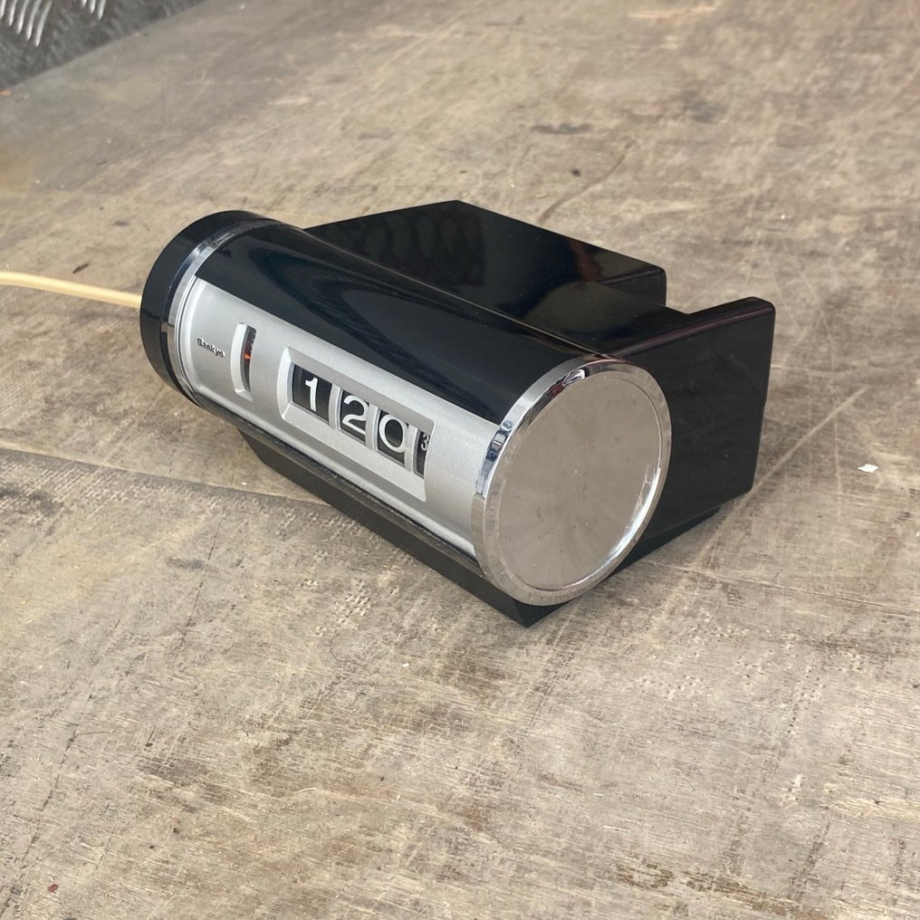 Flip clock - SANKYO -  Industrial Plastic - 1960-1970 - Sankyo flip clock #1.0