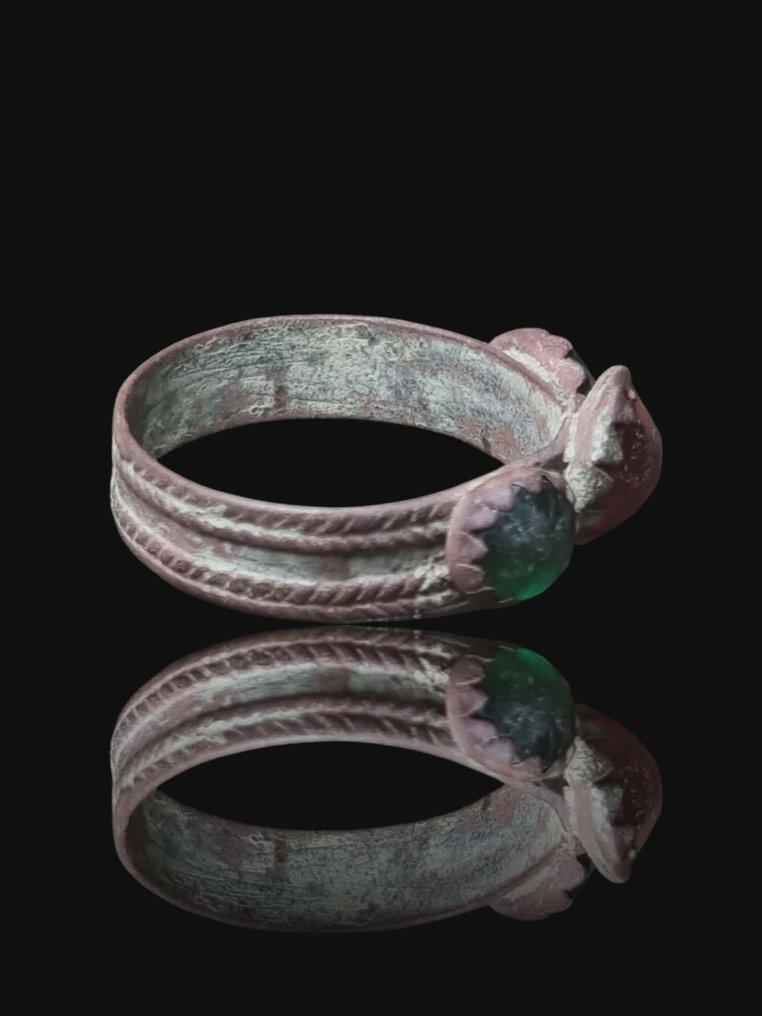 Μετα-μεσαιωνική Μπρούντζος, Nice Triple Stone Δαχτυλίδι  (χωρίς τιμή ασφαλείας) #2.1