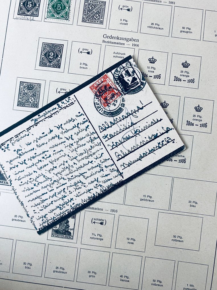 世界  - 收藏 / 研究者 世界在旧相册页上 #1.0