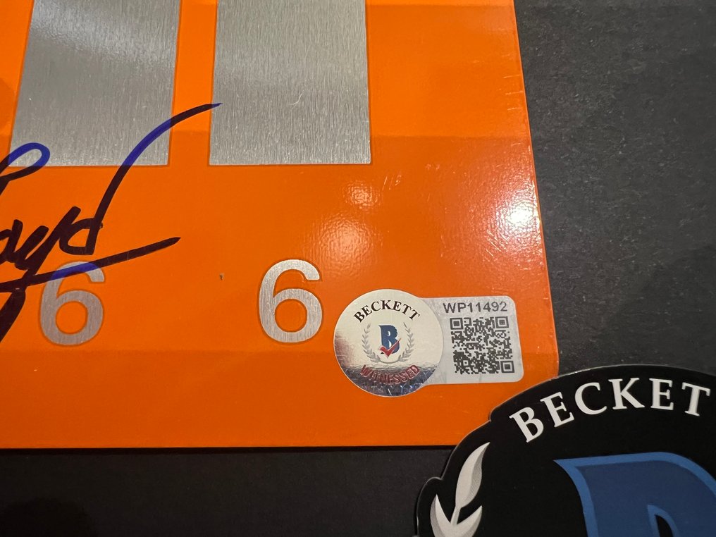 回到未來 - Replica License plate - Signed by Michael J Fox, Christopher LloydD - Beckett COA #4.3
