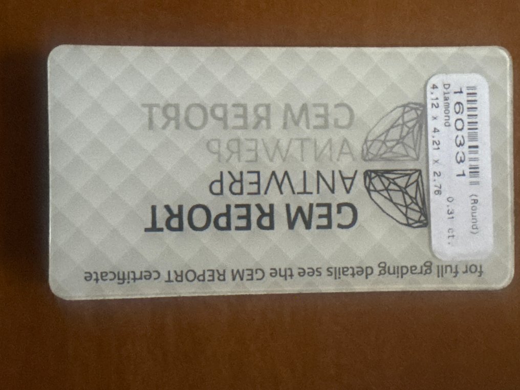 沒有保留價 - 1 pcs 鑽石  (天然彩色)  - 0.31 ct - 圓形 - Faint 淡黃色 綠色 - I2 - Gem Report Antwerp (GRA) #2.1