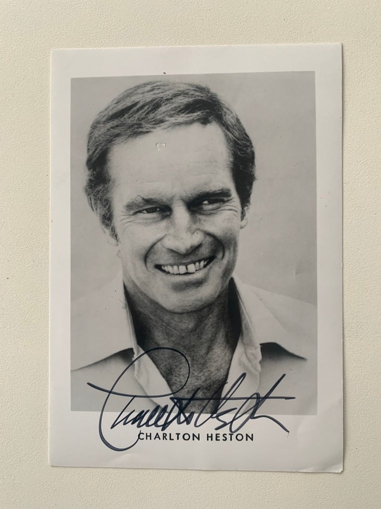 Charlton Heston - Nice signed photograph - 好莱坞收藏品 #1.0