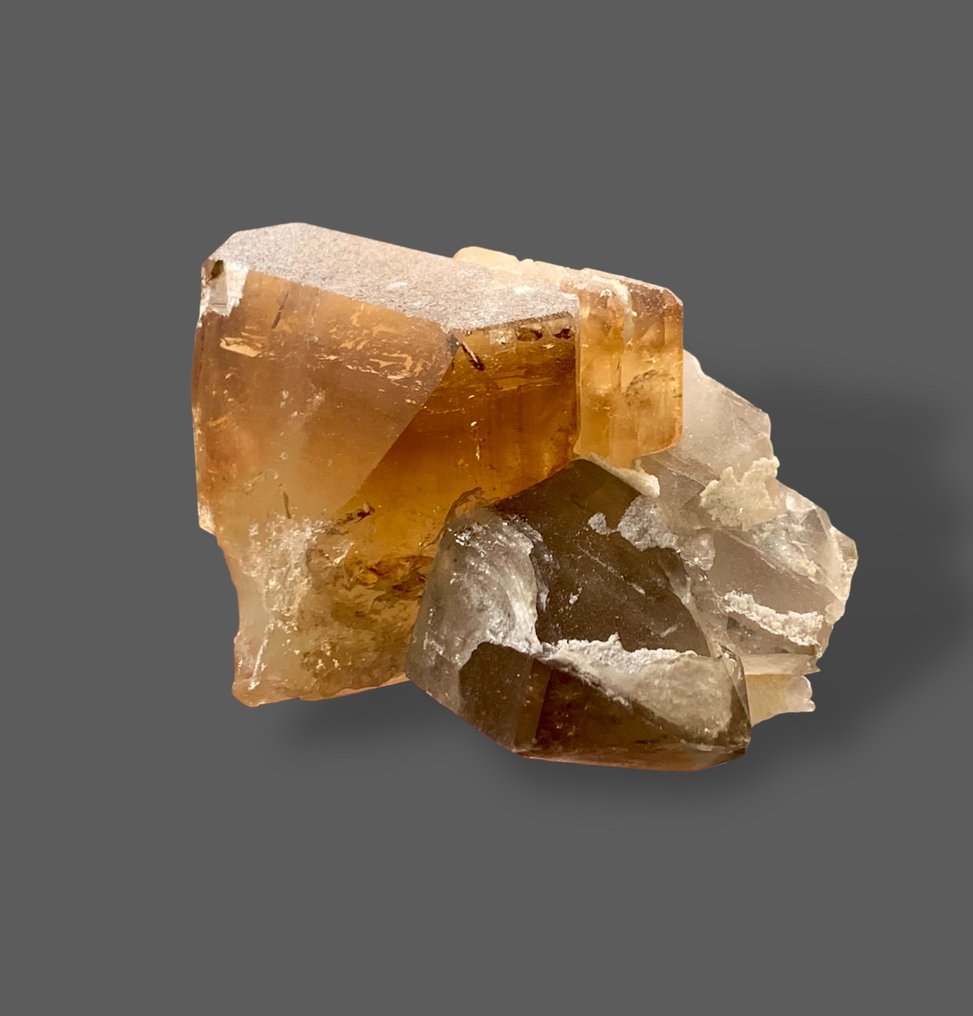 无底价黄玉水晶标本，含烟色石英，蜂蜜棕色，重570克拉 黄玉水晶与石英 - 高度: 60 mm - 宽度: 35 mm- 114 g - (1) #1.0