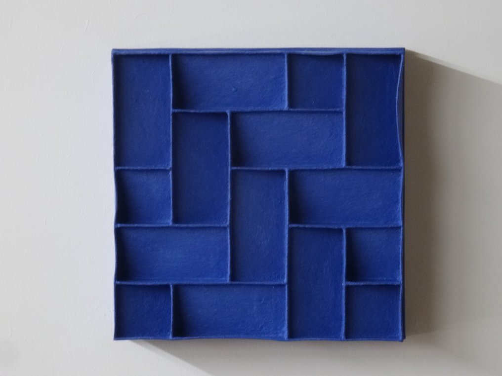 Hans Meeuwsen - Ανάγλυφο, 2025 - 91 Indisch blauw relief - 128 mm - Πορσελάνη - 2025 #1.0