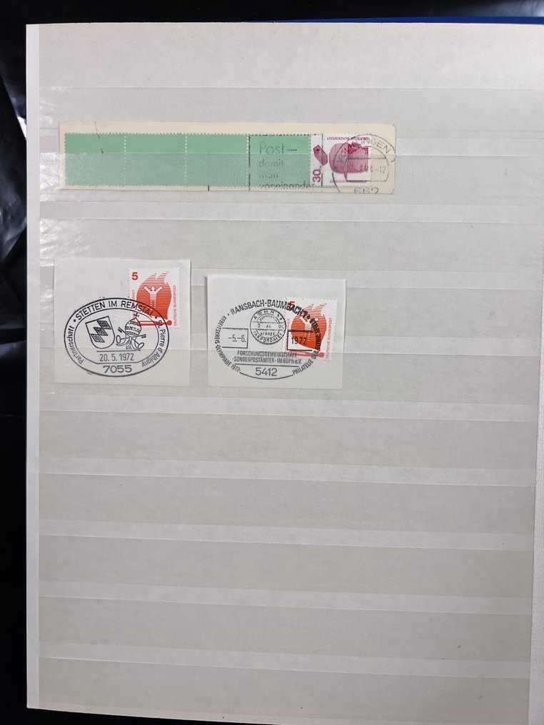 世界  - Uitzoeker 德国（含 Rolzegels）+ 奥地利（经典）在4本册子中 #4.3