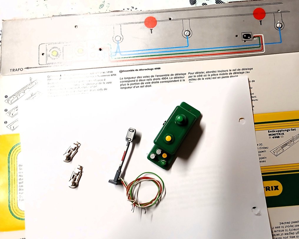 Minitrix N - 4995, 4912, 4904, 6751 - Σετ σιδηρόδρομου μοντελισμού (25) - Ράγδοι με ηλεκτρική διασταύρωση, επιπλέον ράγες, φωτεινή σημαία. #4.3