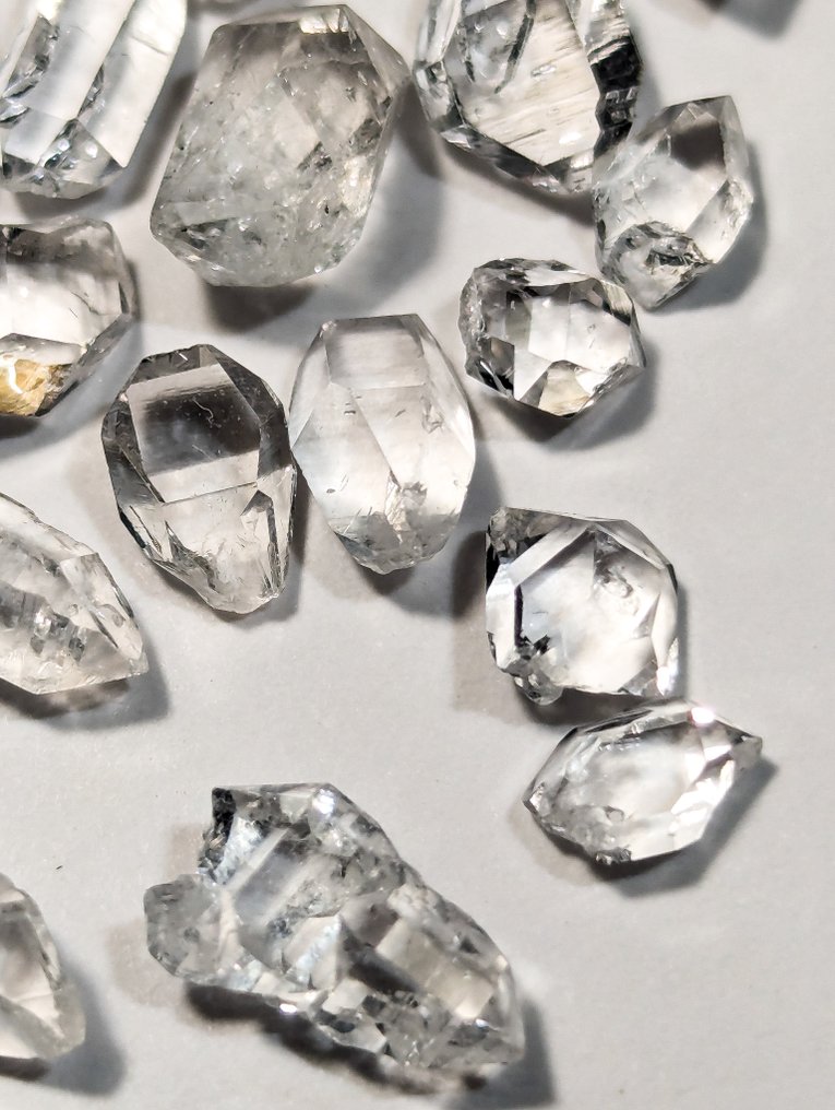 22.65 克拉 - 稀有的Herkimer金刚石石英，品质优良，来自巴基斯坦斯卡尔杜。 標本 - 高度: 10 mm - 闊度: 5 mm- 4.53 g - (26) #4.3