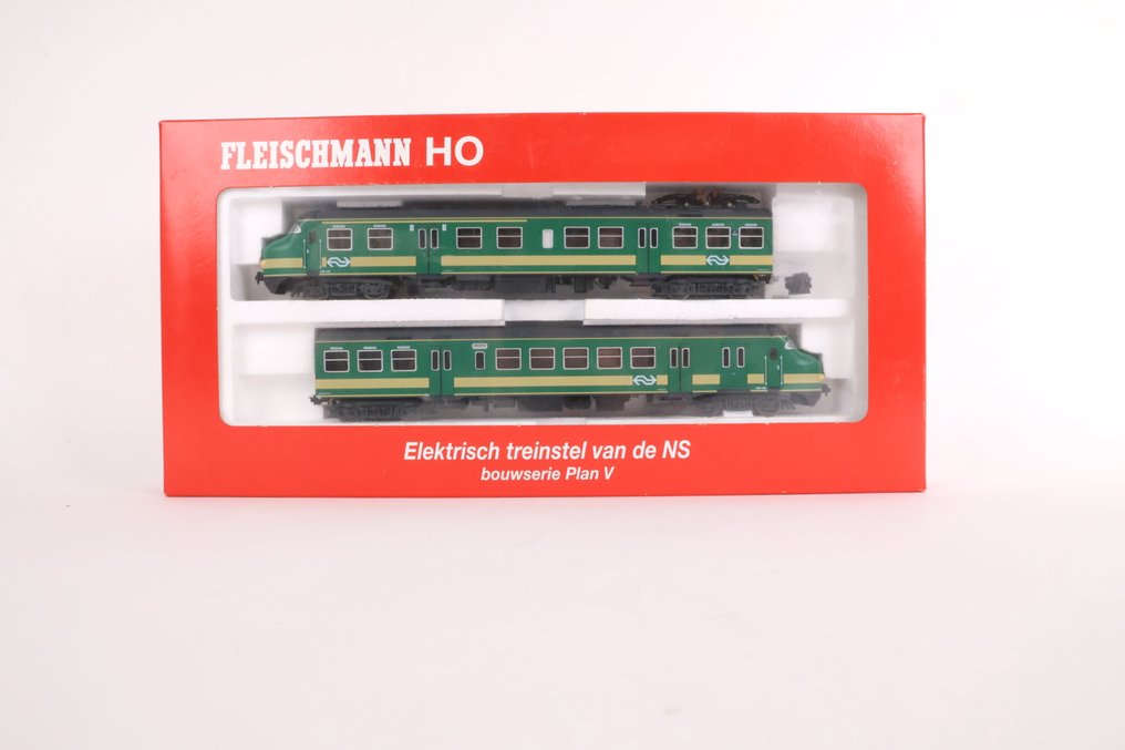 Fleischmann H0 - 824472 - Triebwagen (1) - Plan V, Nummer 402 grün mit NS-Logo - NS #1.0