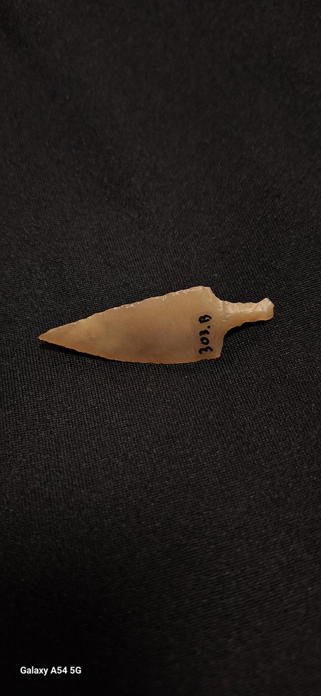 Νεολιθική Κορνεόλη Point de flèche biface calcédoine blanche, συλλογή ιδιωτικής αρχαιολογίας, νεολιθική, 6000 π.Χ. - 49 mm  (χωρίς τιμή ασφαλείας) #4.3