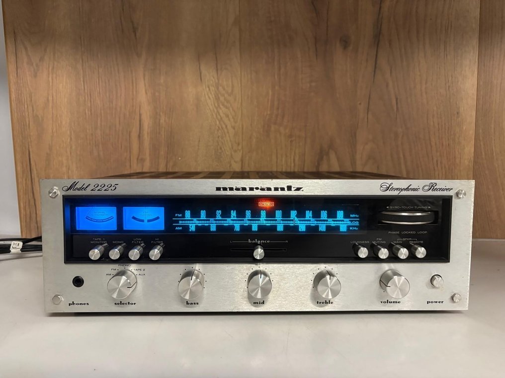 Marantz - 2225 Solid state stereo receiver #1.0