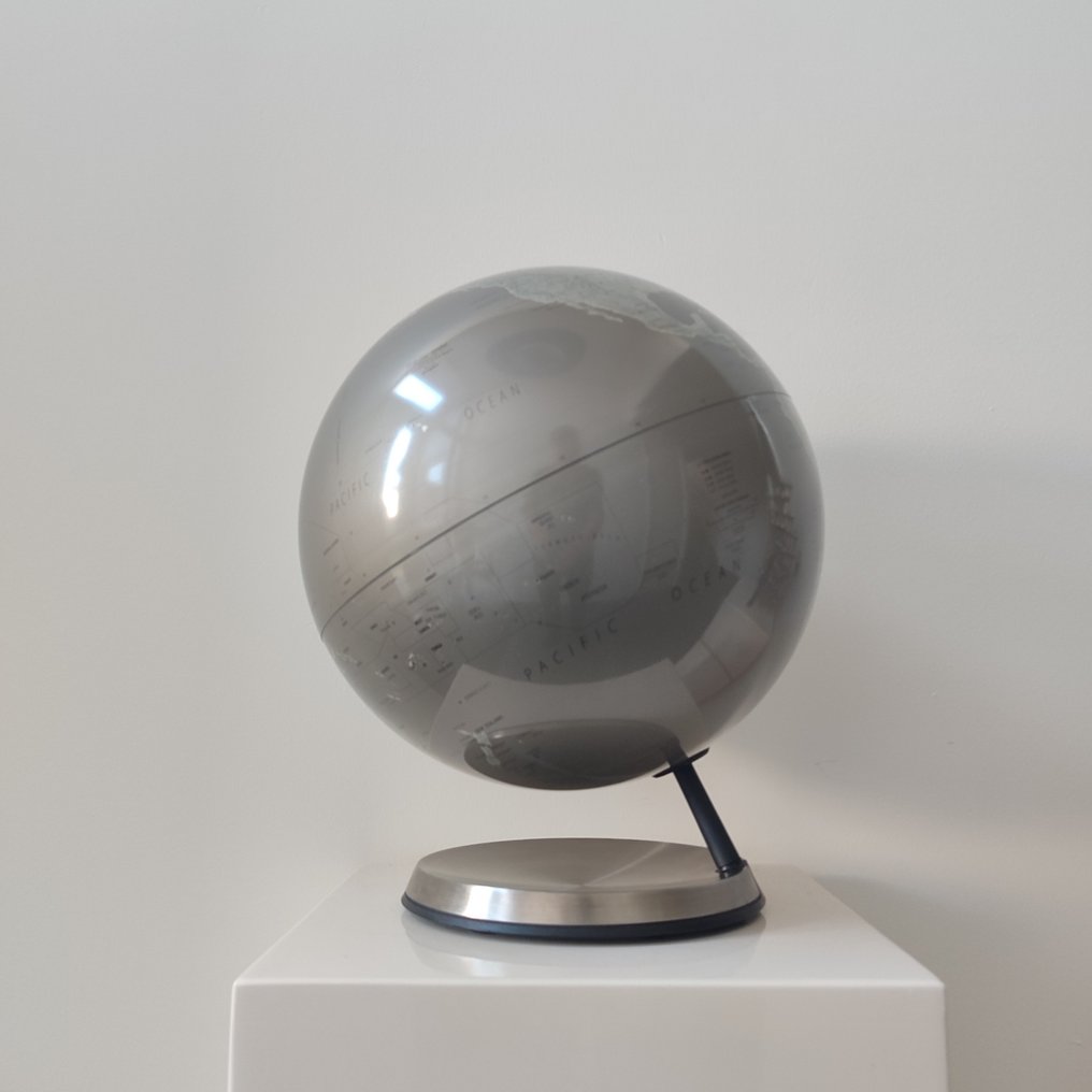 Tabletop globe - Louise Christ & Jacob Wagner - 2000-2010 #1.0