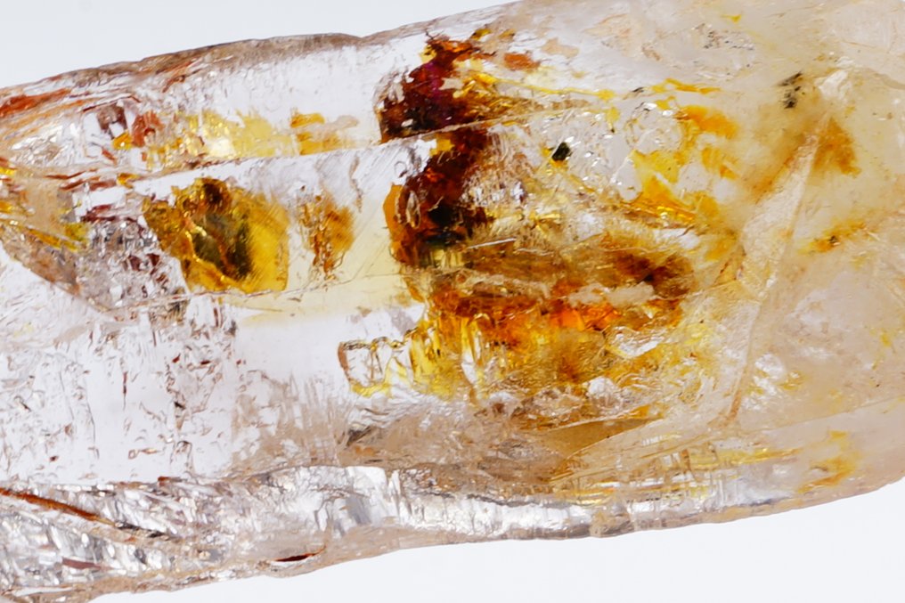 Petroleum-vindu scepter QUARTZ med LATERIT-inkluderinger – sterk fluorescens Beveger seg gassboble i væske - ingen minstepris. - Høyde: 5.2 cm - Bredde: 1.9 cm- 17 g #1.0