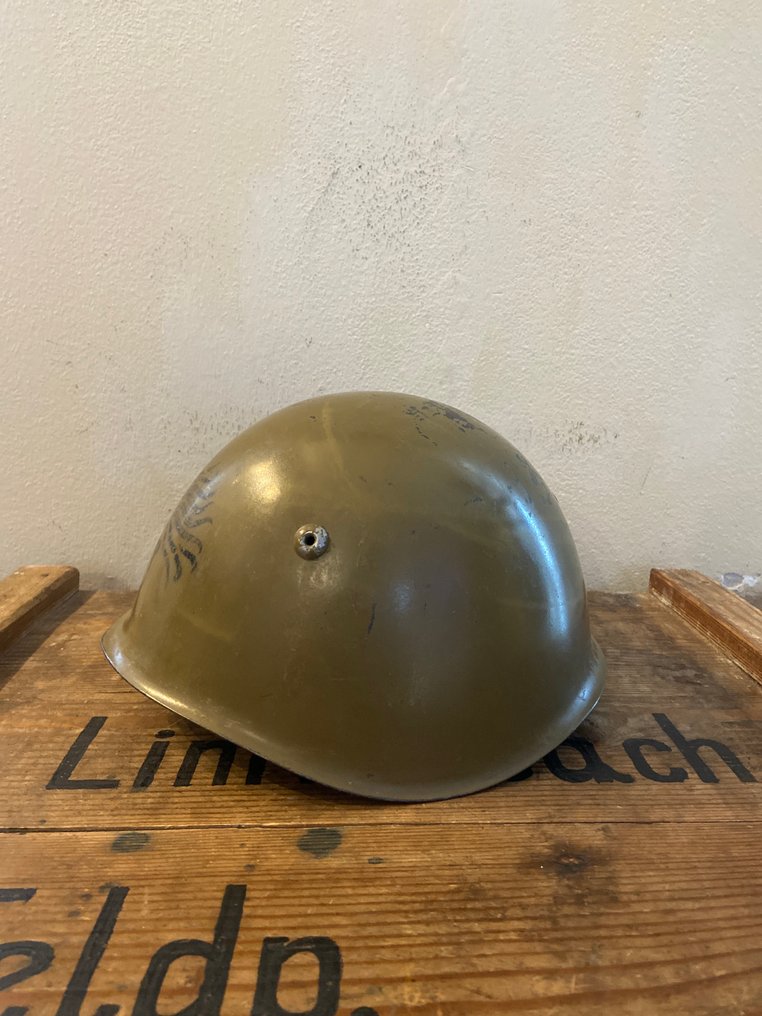 Ιταλία - Μ33 Στρατός της Ιταλίας Β' Παγκόσμιος Πόλεμος Καραμπινιέροι μαύρη φλόγα 1939 με σφραγίδα AT. - Στρατιωτικό κράνος #2.1