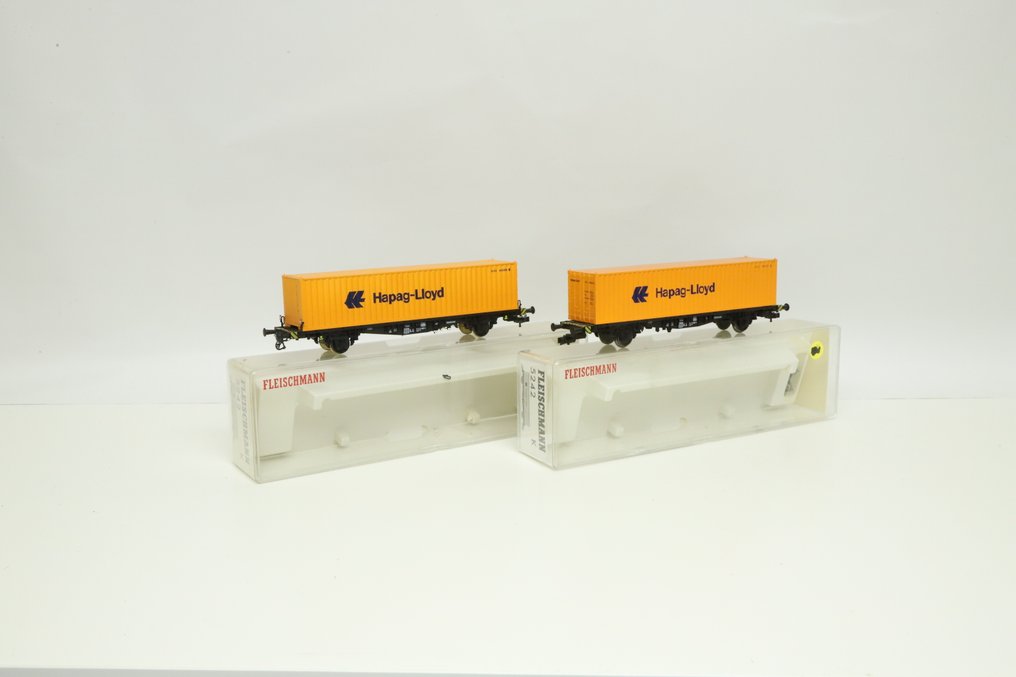 Fleischmann H0轨 - 4242k - 模型火车货运车厢 (2) - 封闭式货车“Hapag-Lloyd”集装箱货车 - DB #1.0