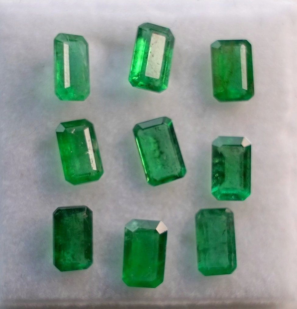 χωρίς τιμή ασφαλείας - 9 pcs  Πράσινο Σμαράγδι  - 2.31 ct - Instituto Gemólogico Español (IGE) #1.0