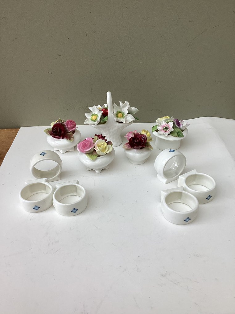 Coalport & Aristocrat. & Royal Doulton - Διακοσμητικό (11) - χειροποίητα bloemstukjes & servietringen - Πορσελάνη #1.0