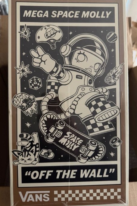 Pop Mart - Toy POP MART Mega Space Molly x VANS 400%25 Figure Limited Edition Designer Toy - 2020+ - China #3.2