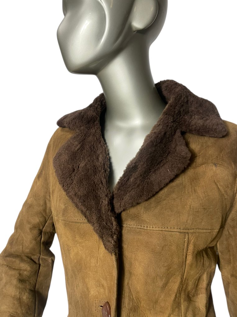 Artisan Furrier - Abrigo de piel #1.0