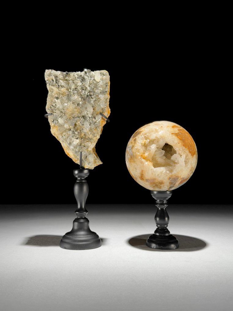 无底价- 美丽的黄铁矿与水晶石英一对 簇群与球体放置在定制支架上- 3200 g #1.0