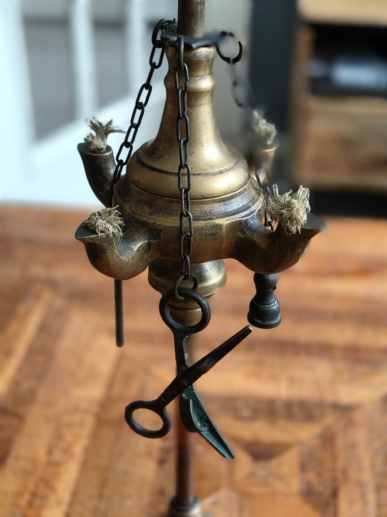 Oil lamp - Bronze #2.1