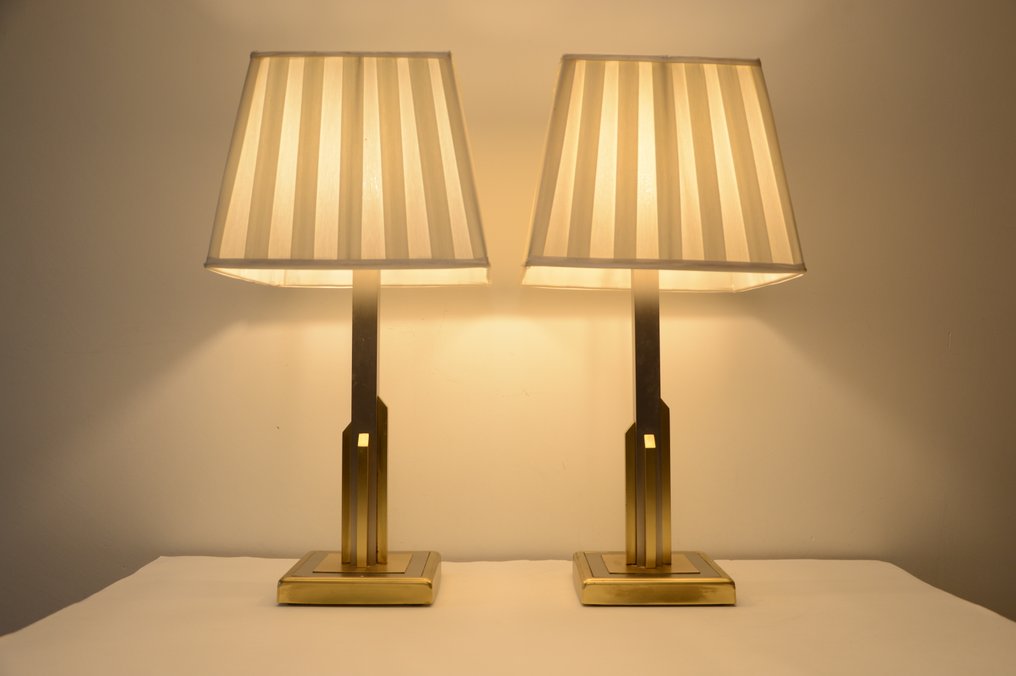 Επιτραπέζιο φωτιστικό (2) - Ζεύγος λαμπτήρων τραπεζιού σε στυλ Willy Rizzo, με μορφή ουρανοξυστών. - Ορείχαλκος, Μέταλλο, Λινό #4.3