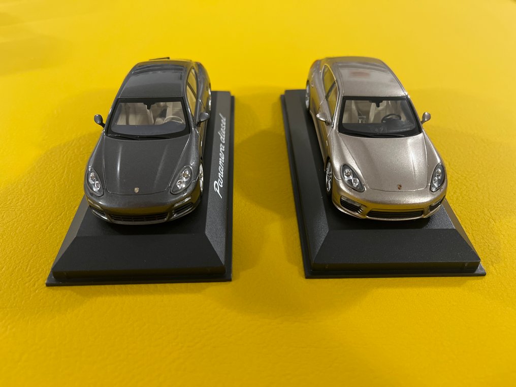 Minichamps 1:43 - Modelsedan (2) - Porsche Panamera Turbo S; Panamera diesel #1.0