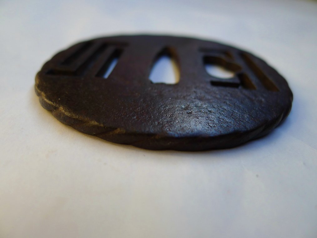 Όμορφο tsuba με μοτίβο sukashi swastika. - Ιαπωνία #3.2