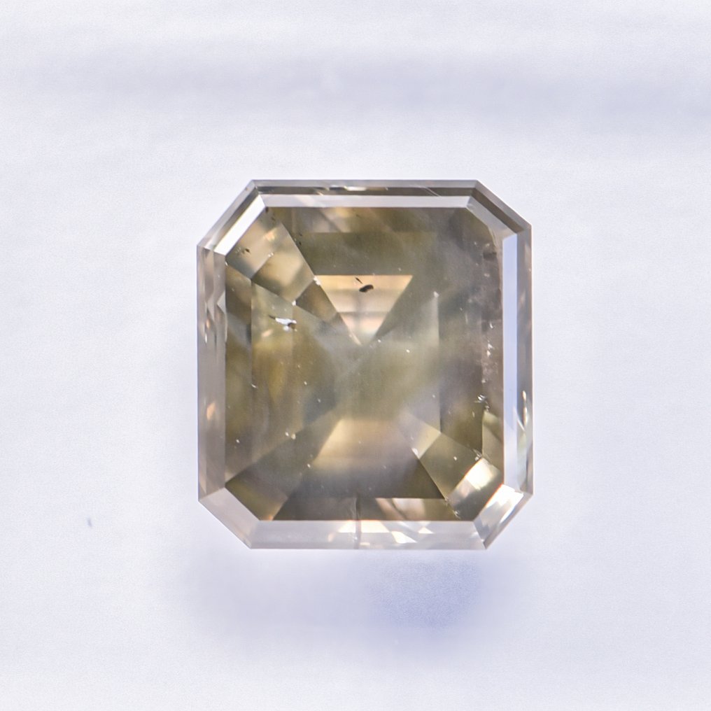 没有保留价 - 1 pcs 钻石  (天然色彩的)  - 2.15 ct - 祖母绿 - Fancy deep 稍帶灰色的, 稍帶綠色的 黄色 - I1 内含一级 - 国际宝石研究院（IGI） - VG #2.1