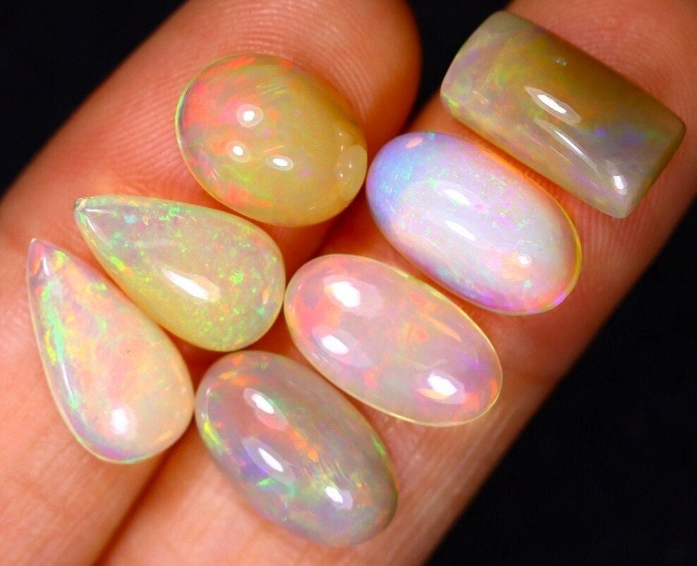 大批量13.81克拉 - 7颗天然欧泊 弧面形- 2.76 g #3.2