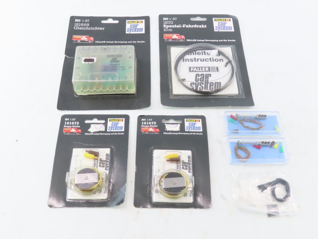 Faller, Carsystem H0 - 162055/162056 - Machete tren (1) - 4 semafoare cu 4 module de oprire și cutie de comutare. #1.0