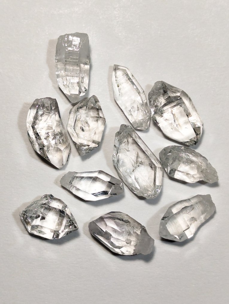 33.3 克拉 - 稀有赫尔基默金刚石石英，品质优良，来自巴基斯坦斯卡尔古。 标本 - 高度: 14.5 mm - 宽度: 11 mm- 6.66 g - (11) #1.0