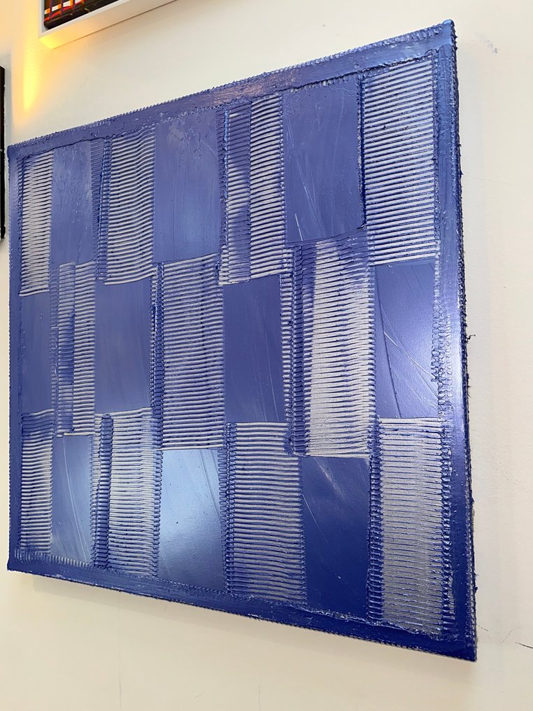 Sarah Schwarzl - Frequency 2211 (Frame Included) #4.3