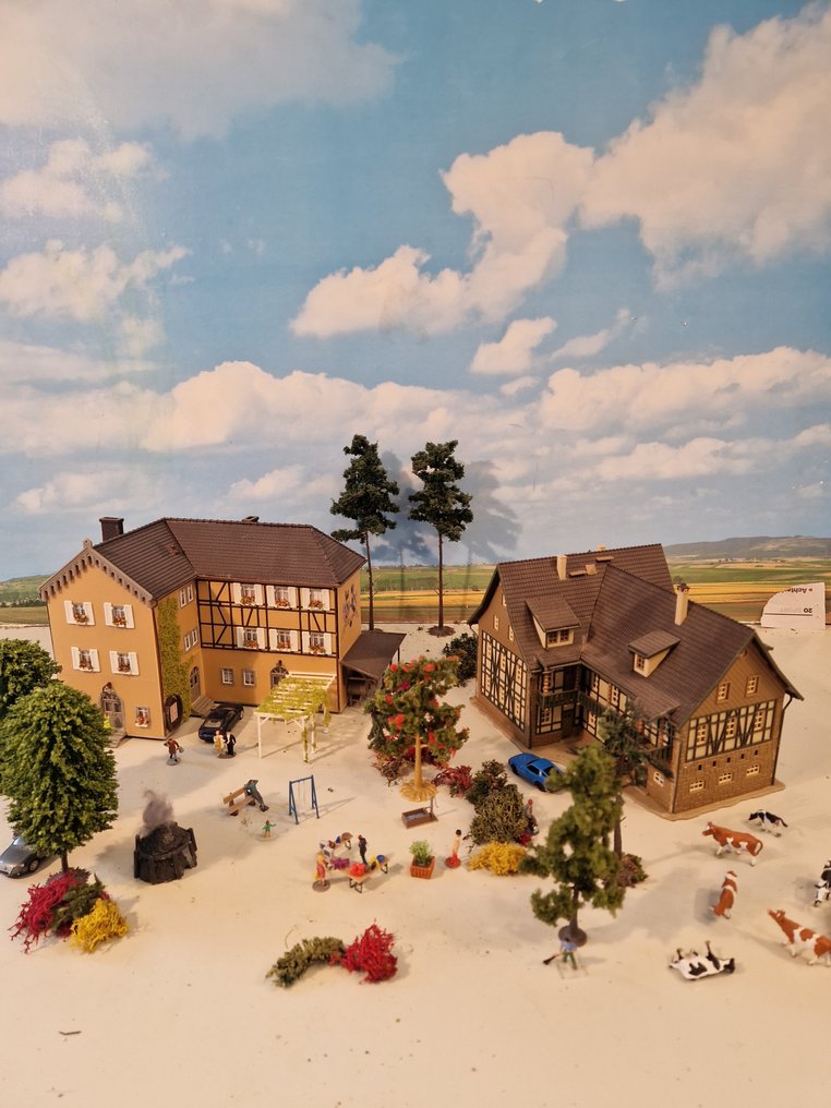 Preiser, Vollmer, Herpa, Faller, Heki H0轨 - 模型火车建筑物 (34) - 农场、树、车辆和人物 #1.0