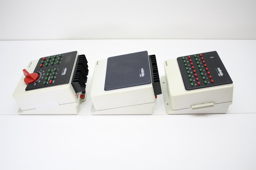 Märklin H0 - 6015-6040-6021 - Cyfrowa jednostka sterująca (3) - Zasilacz Märklin 6015 + klawiatura Märklin 6040 + jednostka sterująca cyfrowa Märklin 6021 #4.3