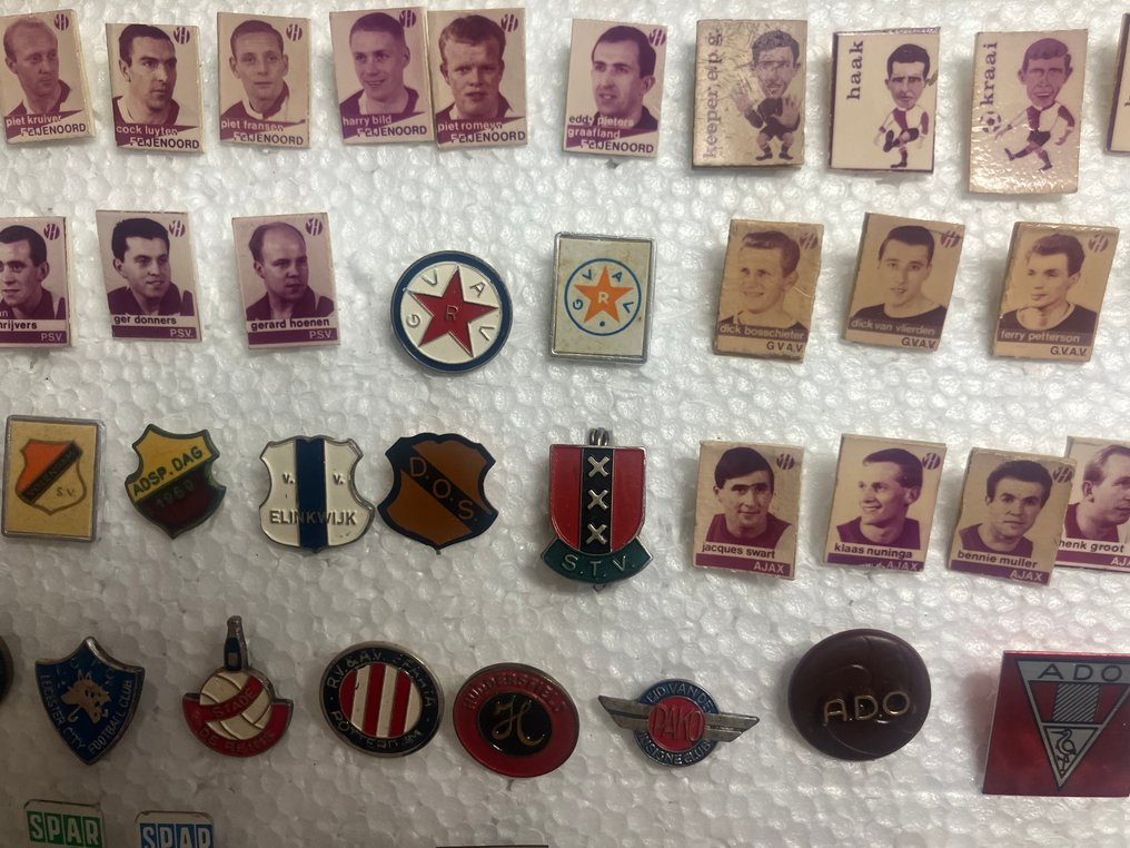 Κονκάρδα Sport, voetbal speldjes, Pins - Ολλανδία - 20ος-τέλη #2.1