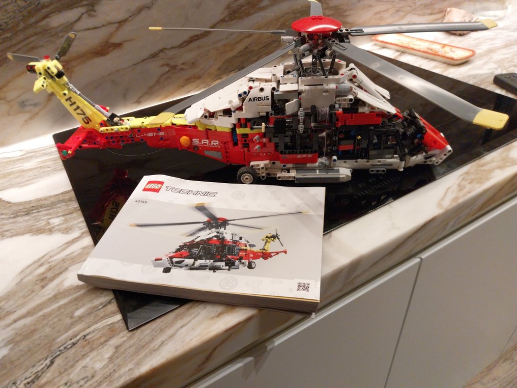 LEGO Set - 42145 - Technic - Airbus H175 Rescue Helicopter #1.0