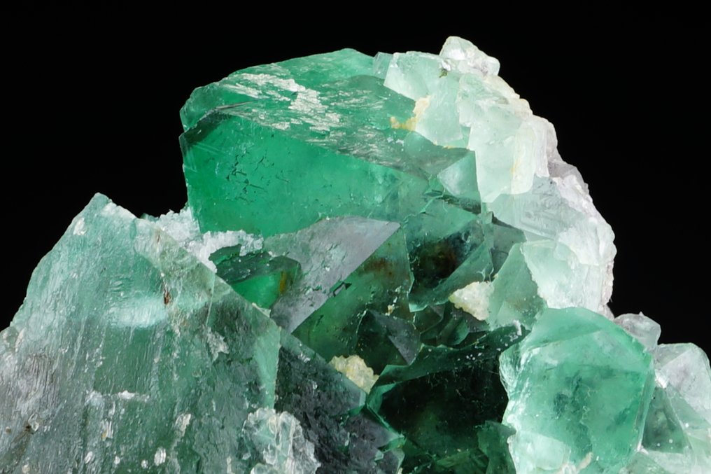 Riemvasmaak FLUORITE natural green unusual specimen - no reserve price - Height: 7.7 cm - Width: 6 cm- 237 g #1.0