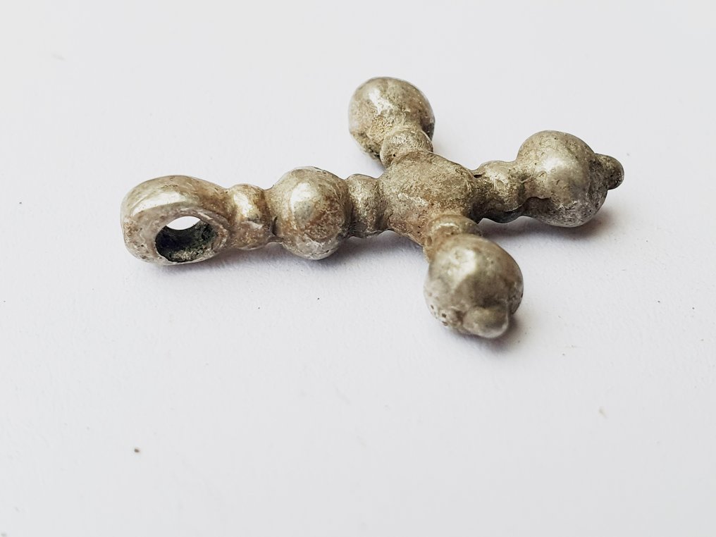 Βυζαντινή Ασημί Εξαιρετικός Βυζαντινός ασημένιος σταυρός, 10ος–12ος αιώνας μ.Χ. — Ένα θρησκευτικό λείψανο του - 27 mm  (χωρίς τιμή ασφαλείας) #4.3