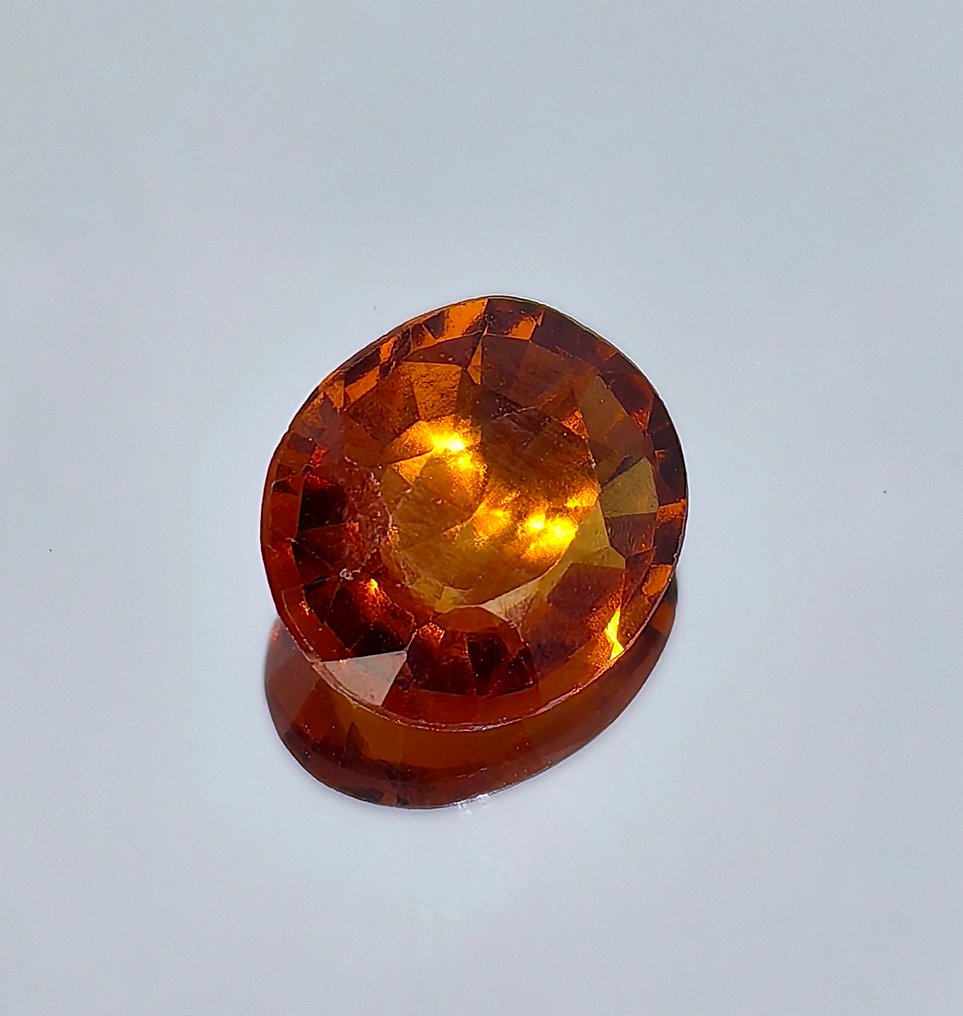 Bez ceny minimalnej
Hessonit - 3.86 ct - Antwerp Laboratory for Gemstone Testing (ALGT) #2.1