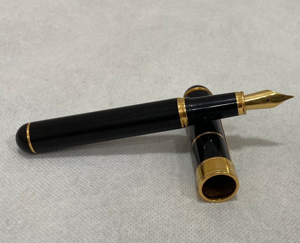 Yves Saint Laurent - χωρίς τιμή ασφαλείας - Στυλογράφος #1.0