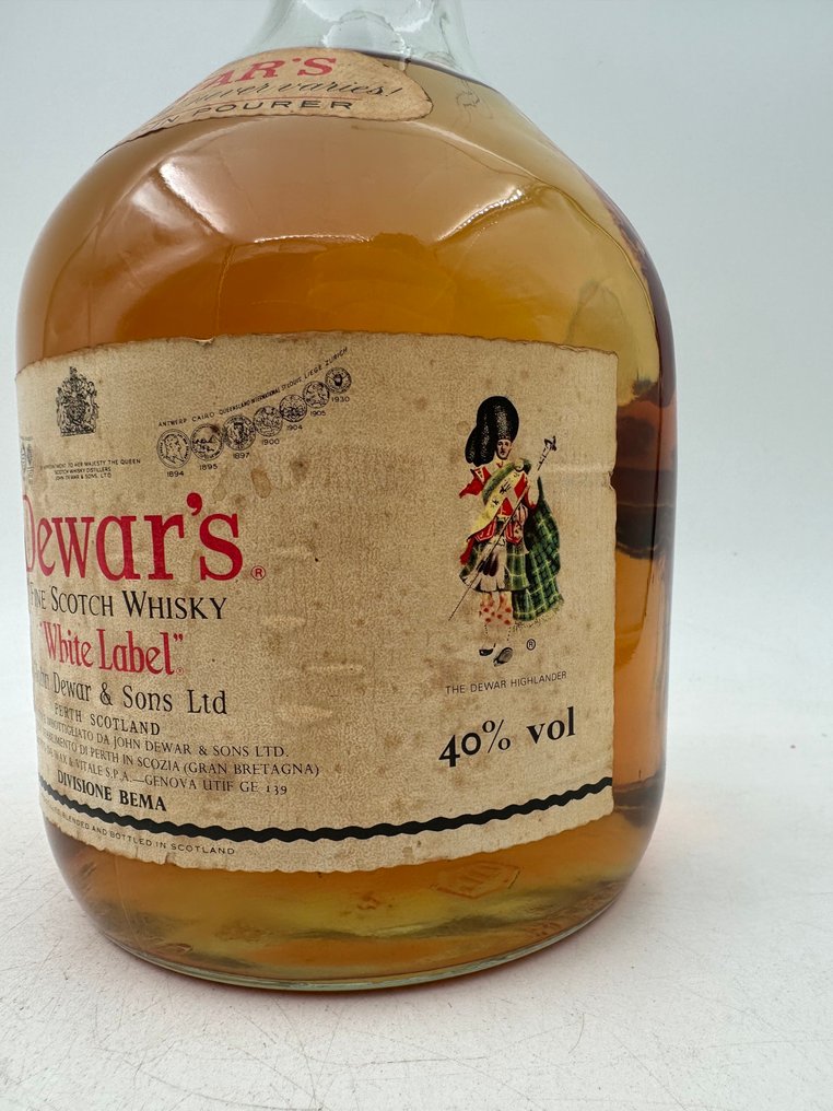 Dewar’s White Labe - With Built-in Pourer  - b. 1970s - 2 Litres #4.3