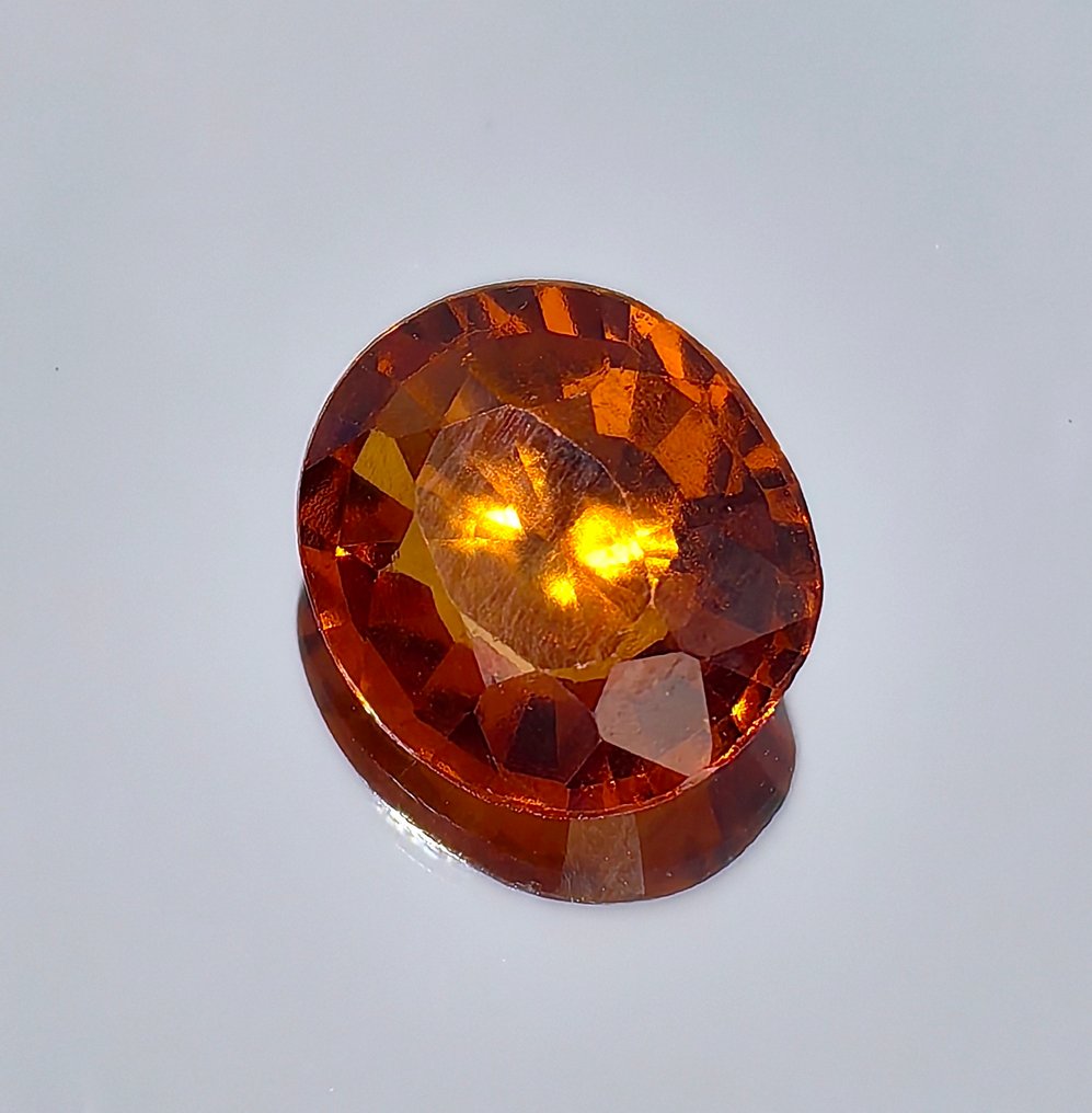 Bez ceny minimalnej
Hessonit - 3.86 ct - Antwerp Laboratory for Gemstone Testing (ALGT) #1.0