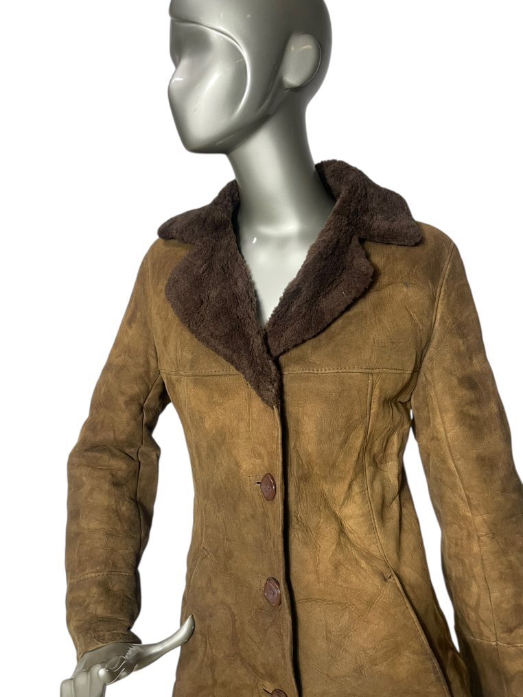 Artisan Furrier - Abrigo de piel #1.0