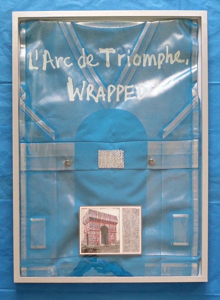 Christo & Jeanne-Claude (1935-2020) - Issey Miyaké: Official vest "L'Arc de Triomphe, Wrapped" #1.0